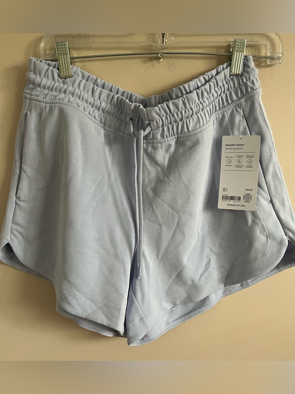 NWT-Athleta Seasoft Short, Medium